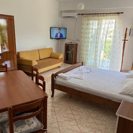 Vila Ab Βίλα Εξαμίλιο Εξωτερικό φωτογραφία